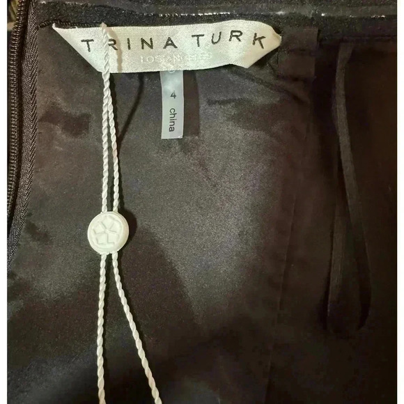 TRINA TURK Genius foldover cape shift dress black crepe size 4 - Picture 8 of 10